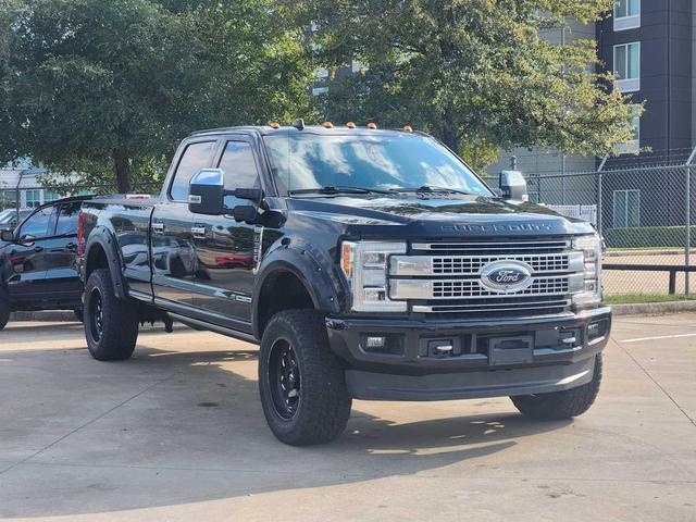 Photo of 2019 Agate Black Metallic Ford F-350