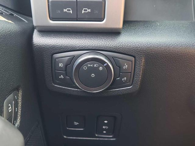 Photo of 2019 Agate Black Metallic Ford F-350