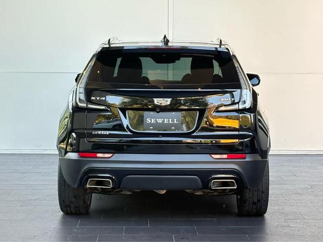 Photo of 2023 Stellar Black Metallic Cadillac XT4