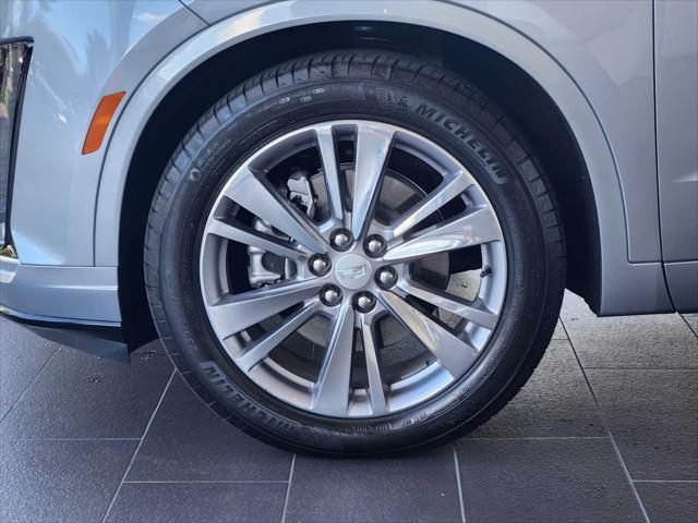 Photo of 2025 Argent Silver Metallic Cadillac XT6