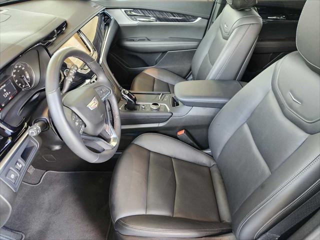 Photo of 2025 Argent Silver Metallic Cadillac XT6