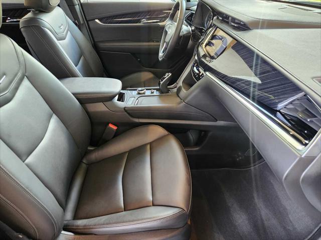 Photo of 2025 Argent Silver Metallic Cadillac XT6