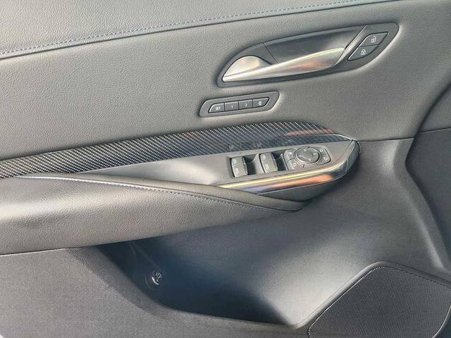 Photo of 2025 Emerald Lake Metallic Cadillac XT4