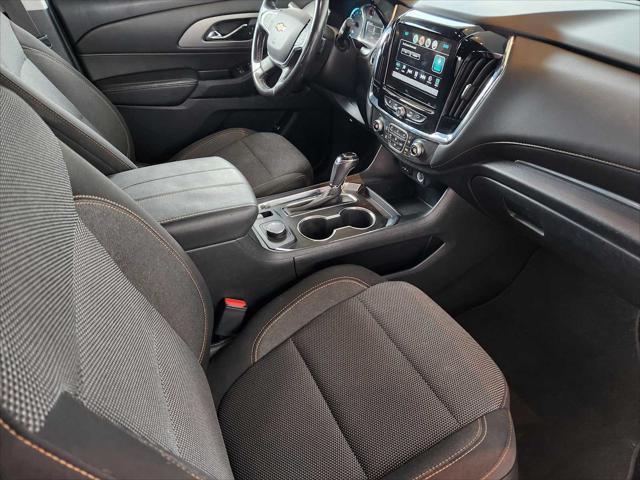 Photo of 2018 Satin Steel Metallic Chevrolet Traverse