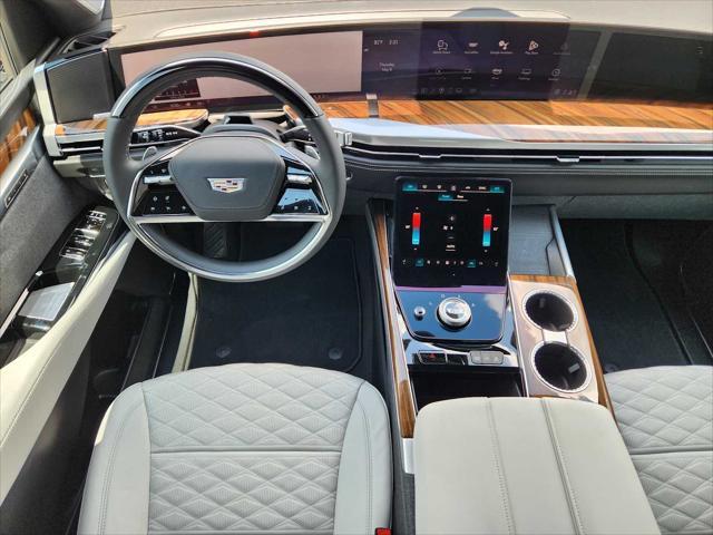 Photo of 2025 Crystal White Tricoat Cadillac Escalade