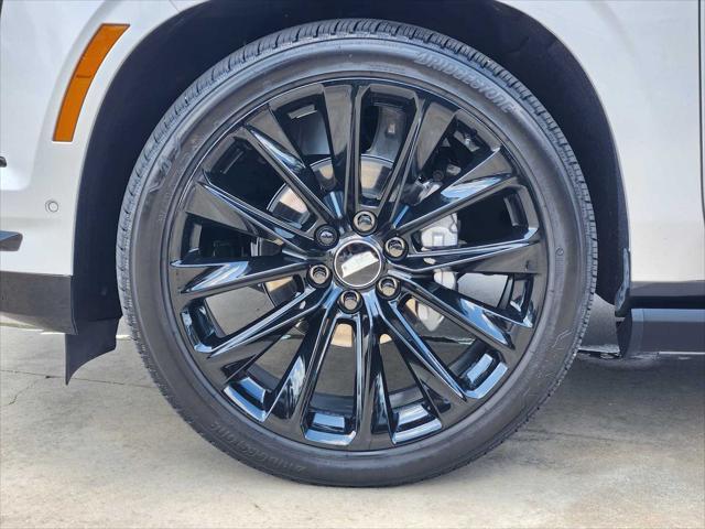 Photo of 2025 Crystal White Tricoat Cadillac Escalade