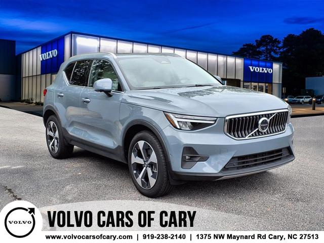 Photo of 2023 Thunder Gray Volvo XC40