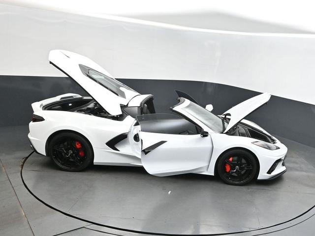 Photo of 2020 Arctic White Chevrolet Corvette