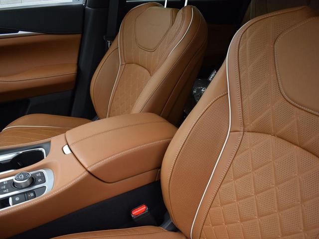 Photo of 2025 Warm Titanium/Black Obsidian INFINITI QX60