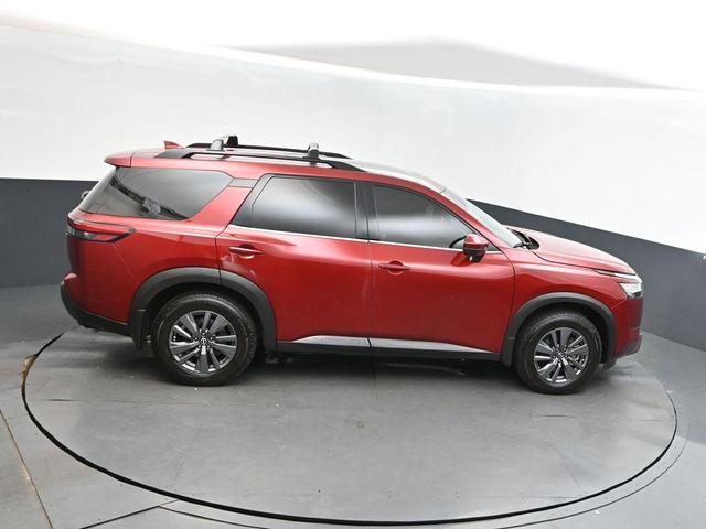 Photo of 2022 Scarlet Ember Tintcoat Nissan Pathfinder