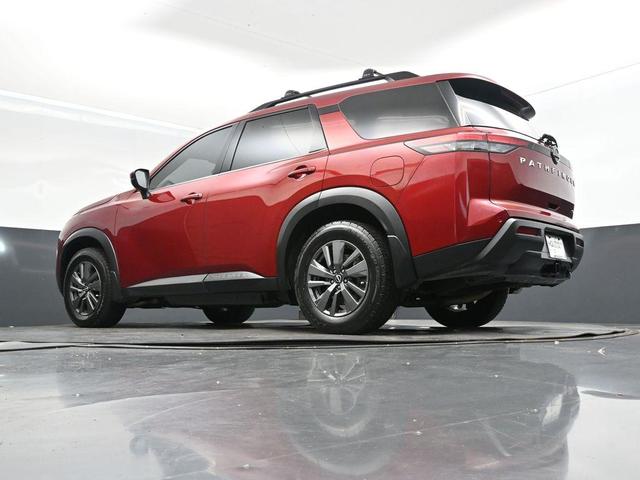 Photo of 2022 Scarlet Ember Tintcoat Nissan Pathfinder