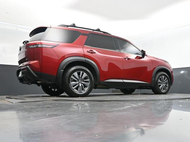Photo of 2022 Scarlet Ember Tintcoat Nissan Pathfinder