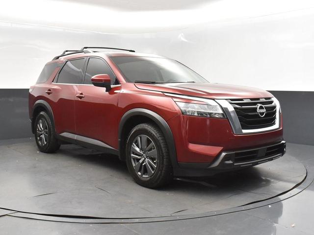 Photo of 2022 Scarlet Ember Tintcoat Nissan Pathfinder
