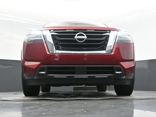 Photo of 2022 Scarlet Ember Tintcoat Nissan Pathfinder