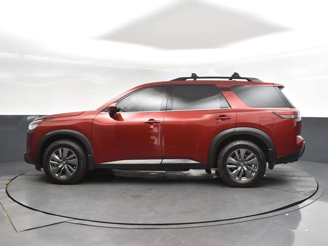 Photo of 2022 Scarlet Ember Tintcoat Nissan Pathfinder