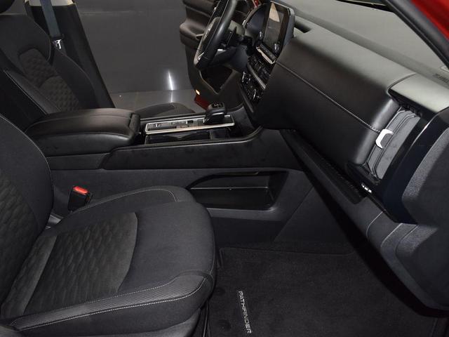 Photo of 2022 Scarlet Ember Tintcoat Nissan Pathfinder