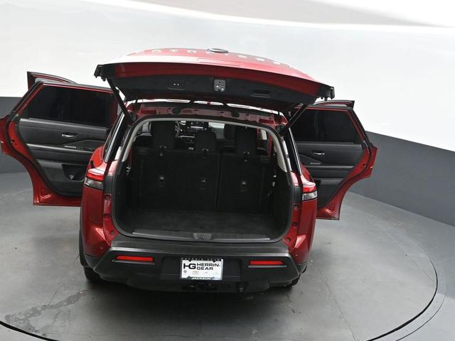 Photo of 2022 Scarlet Ember Tintcoat Nissan Pathfinder