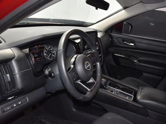 Photo of 2022 Scarlet Ember Tintcoat Nissan Pathfinder