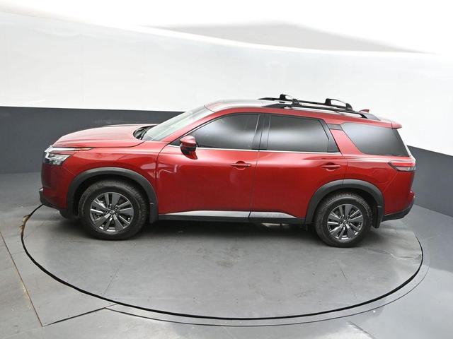 Photo of 2022 Scarlet Ember Tintcoat Nissan Pathfinder