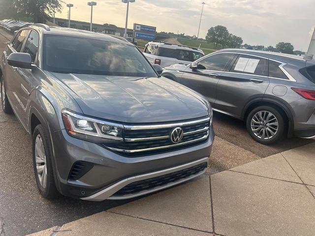 Photo of 2020 Platinum Gray Metallic Volkswagen Atlas Cross Sport