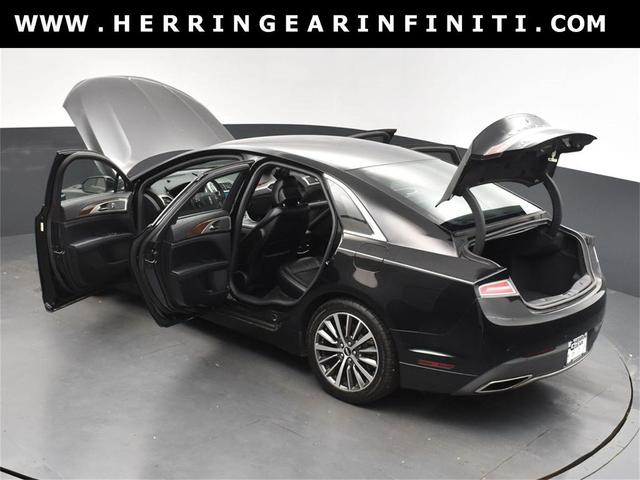 Photo of 2017 Velvet Lincoln MKZ