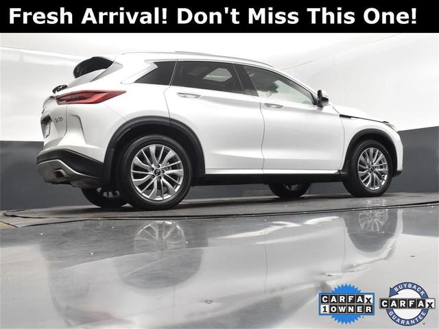 Photo of 2023 Radiant White INFINITI QX50