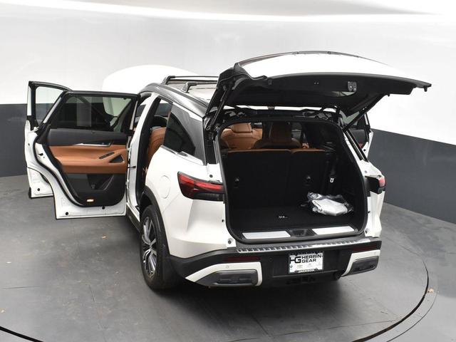Photo of 2025 Majestic White/Black Obsidian INFINITI QX60
