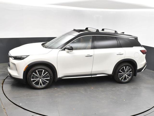 Photo of 2025 Majestic White/Black Obsidian INFINITI QX60