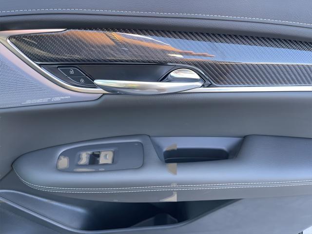 Photo of 2025 Black Cadillac XT6