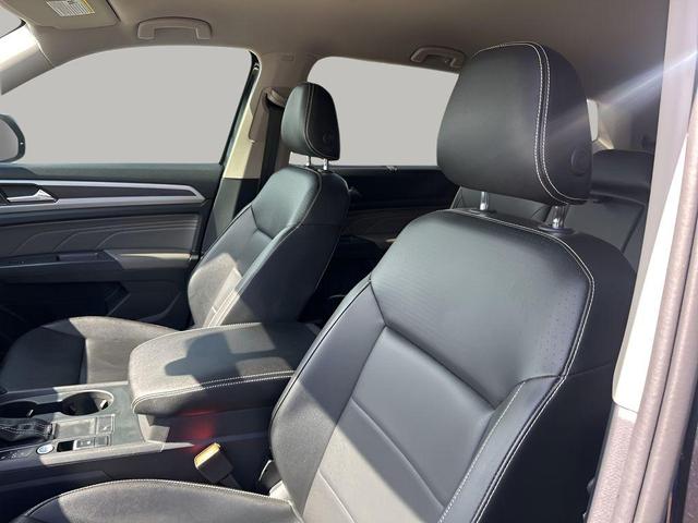 Photo of 2021 Deep Black Pearl Volkswagen Atlas