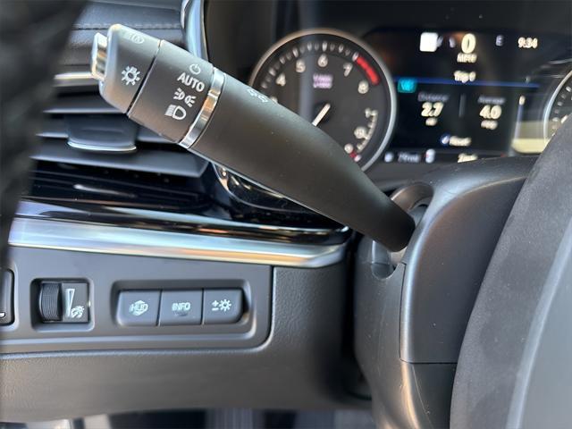 Photo of 2025 Argent Silver Metallic Cadillac XT6
