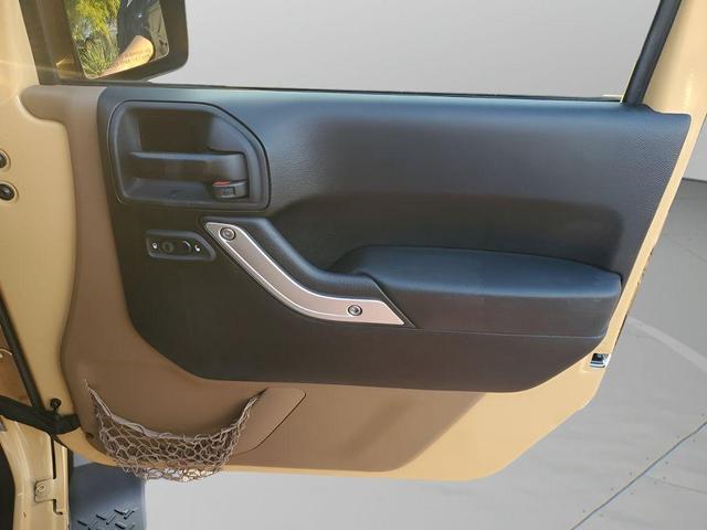 Photo of 2013 Dune Clear Coat Jeep Wrangler Unlimited