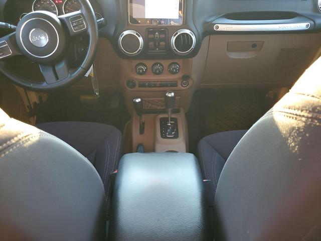 Photo of 2013 Dune Clear Coat Jeep Wrangler Unlimited