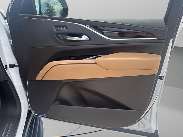 Photo of 2023 Crystal White Tricoat Cadillac Escalade
