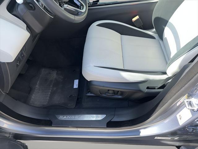 Photo of 2023 Byron Blue Metallic Land Rover Range Rover Velar