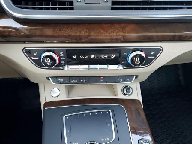 Photo of 2018 Blue Audi Q5