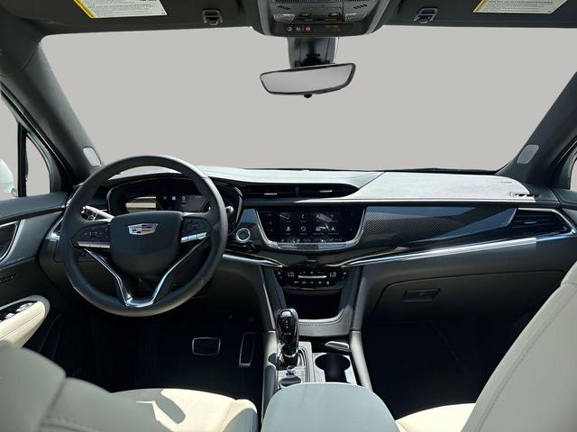 Photo of 2025 Crystal White Cadillac XT6