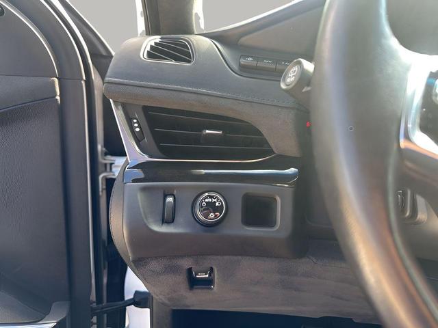 Photo of 2016 Crystal White Tricoat Cadillac Escalade