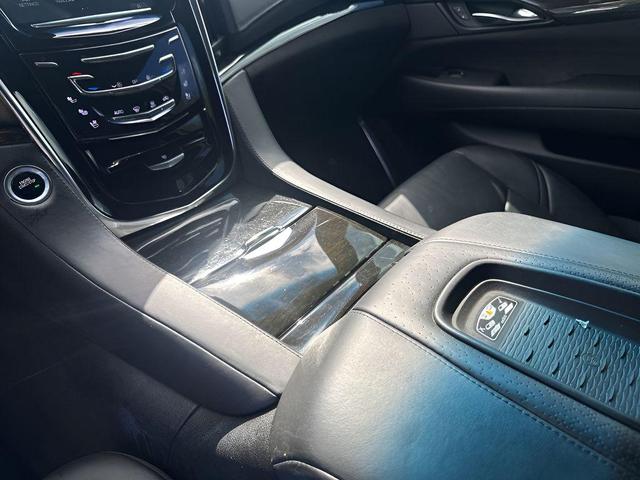 Photo of 2016 Crystal White Tricoat Cadillac Escalade