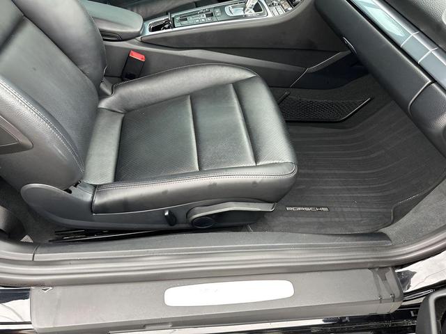 Photo of 2019 Black Porsche 718 Boxster