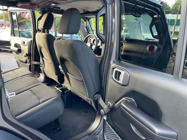 Photo of 2018 Granite Crystal Metallic Clearcoat Jeep Wrangler Unlimited