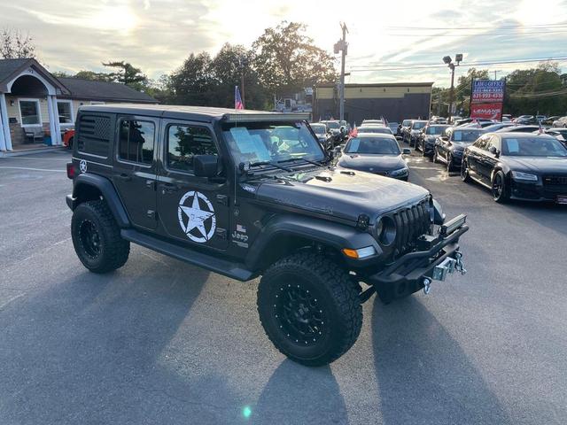 Photo of 2018 Granite Crystal Metallic Clearcoat Jeep Wrangler Unlimited