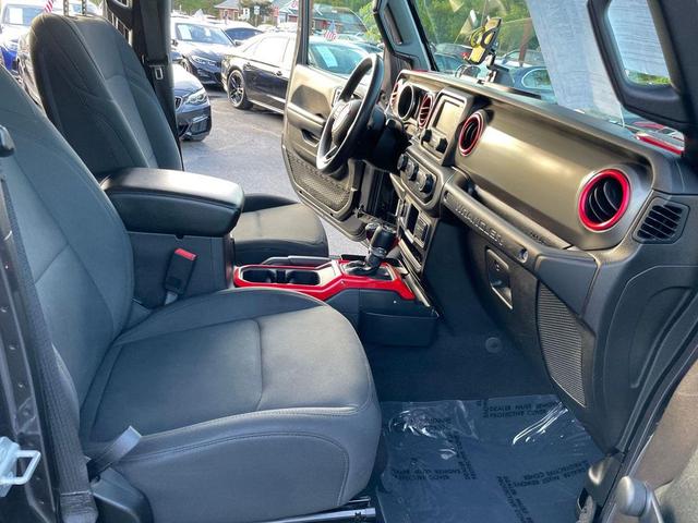 Photo of 2018 Granite Crystal Metallic Clearcoat Jeep Wrangler Unlimited