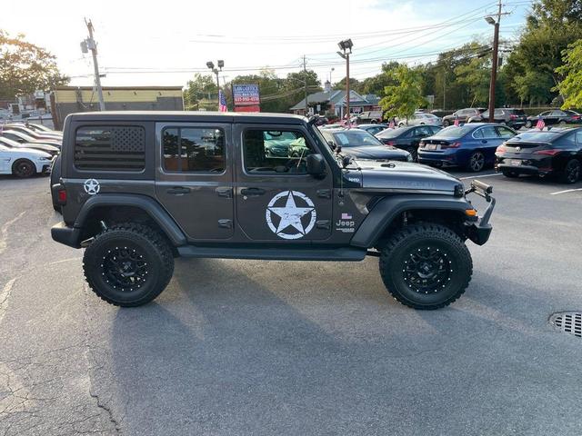 Photo of 2018 Granite Crystal Metallic Clearcoat Jeep Wrangler Unlimited
