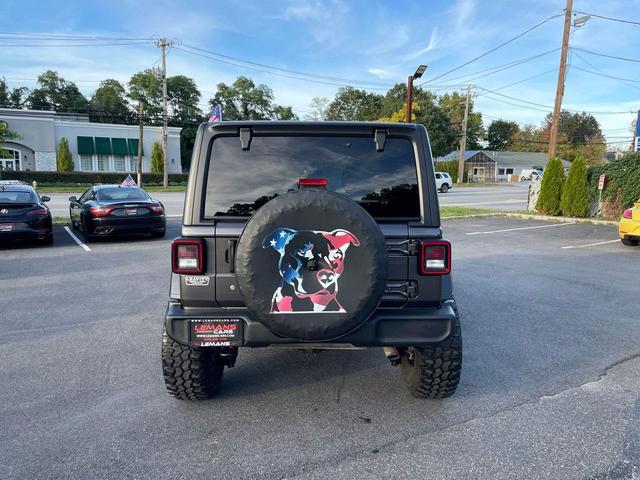 Photo of 2018 Granite Crystal Metallic Clearcoat Jeep Wrangler Unlimited