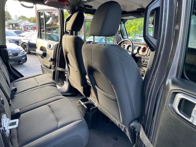 Photo of 2018 Granite Crystal Metallic Clearcoat Jeep Wrangler Unlimited