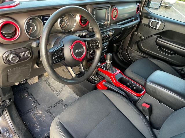 Photo of 2018 Granite Crystal Metallic Clearcoat Jeep Wrangler Unlimited