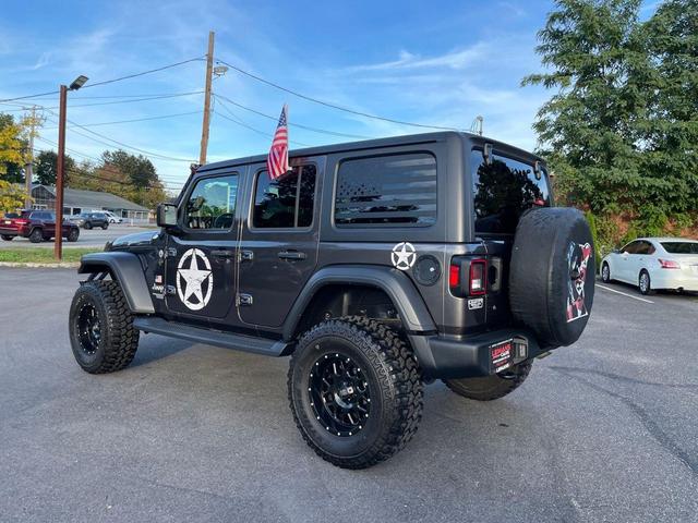 Photo of 2018 Granite Crystal Metallic Clearcoat Jeep Wrangler Unlimited