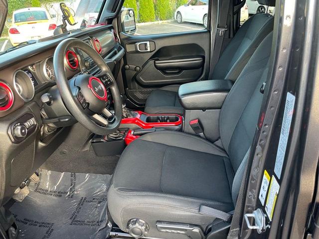 Photo of 2018 Granite Crystal Metallic Clearcoat Jeep Wrangler Unlimited