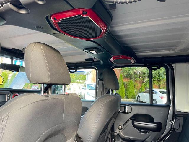 Photo of 2018 Granite Crystal Metallic Clearcoat Jeep Wrangler Unlimited